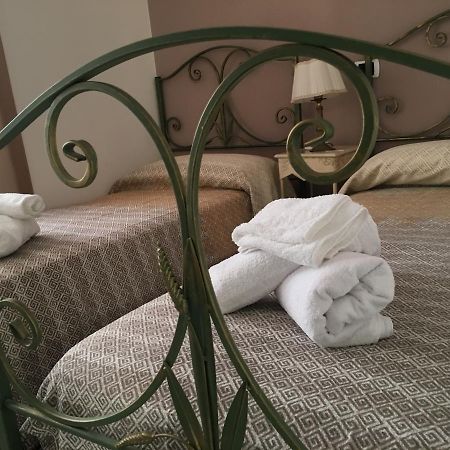 La Corte Del Re Borbone Bed & Breakfast Caserta Exterior photo