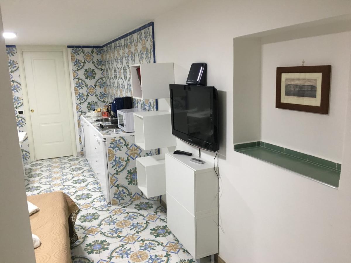 La Corte Del Re Borbone Bed & Breakfast Caserta Exterior photo