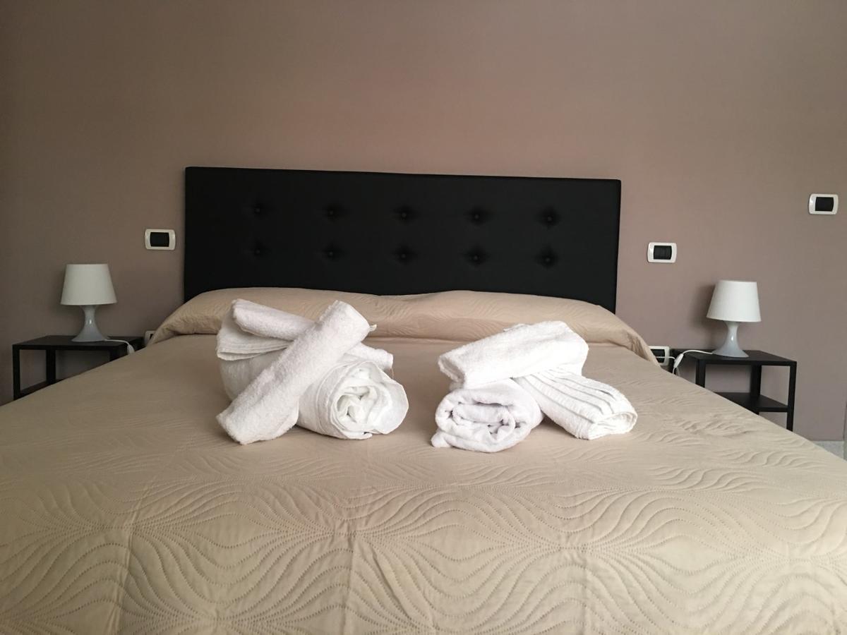 La Corte Del Re Borbone Bed & Breakfast Caserta Exterior photo